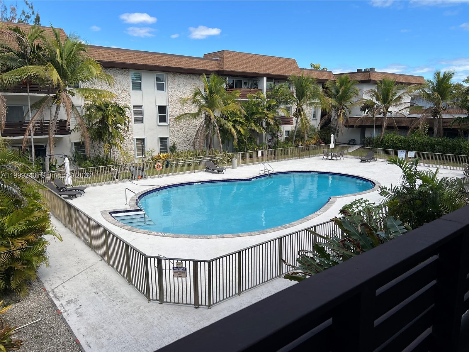 DADELAND CAPRI CONDO - Residential