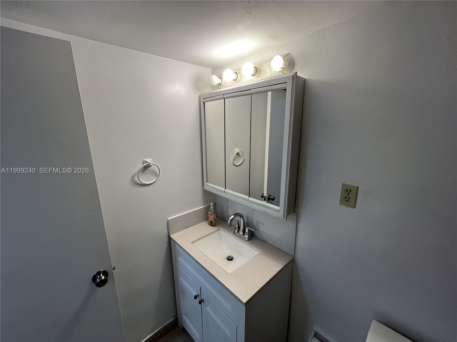 DADELAND CAPRI CONDO - Residential