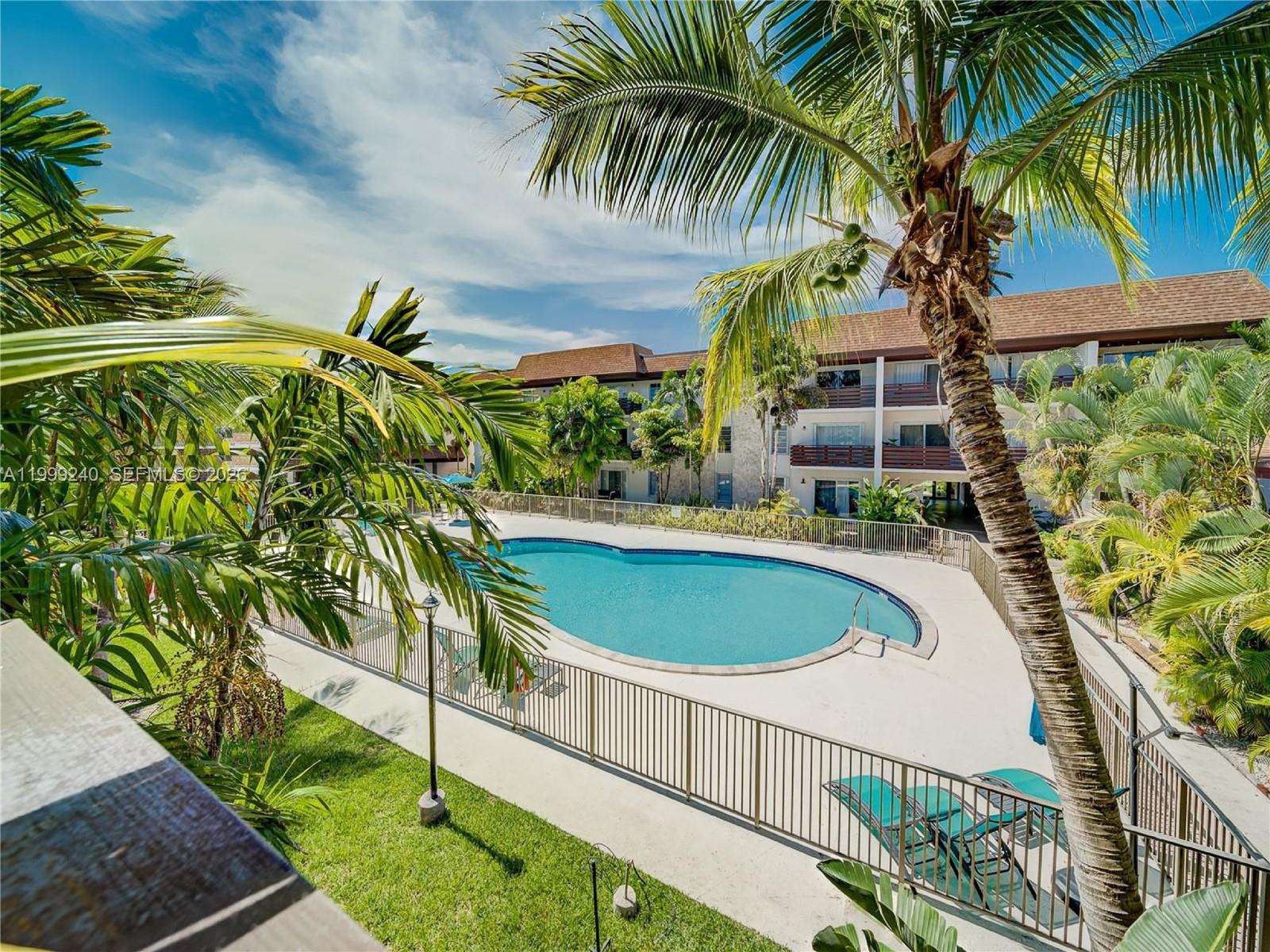 DADELAND CAPRI CONDO - Residential