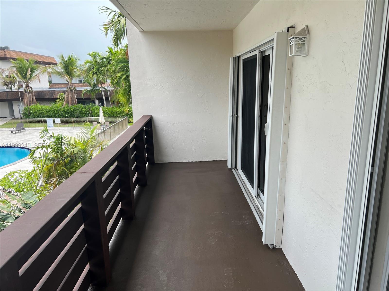 DADELAND CAPRI CONDO - Residential