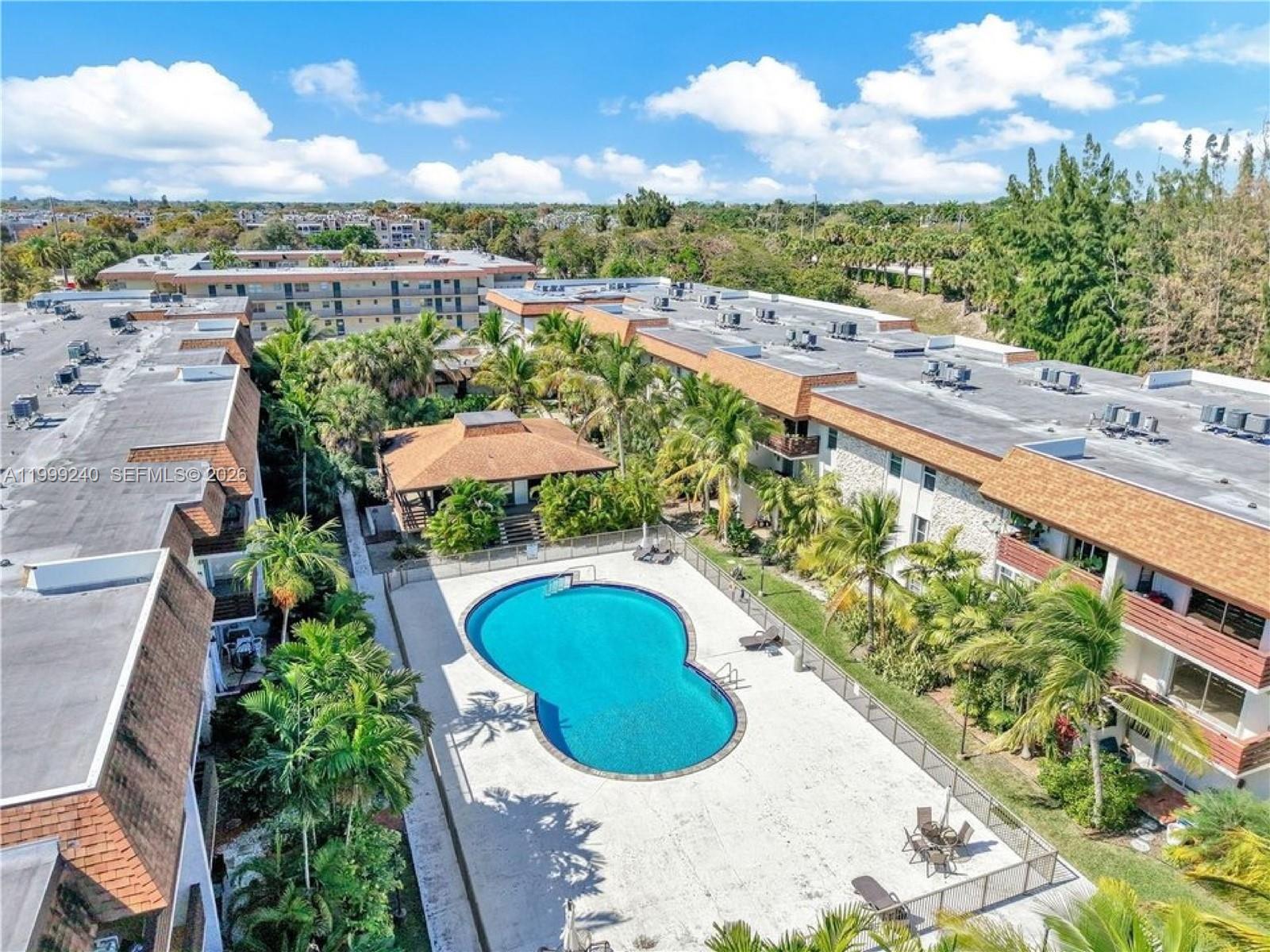 DADELAND CAPRI CONDO - Residential