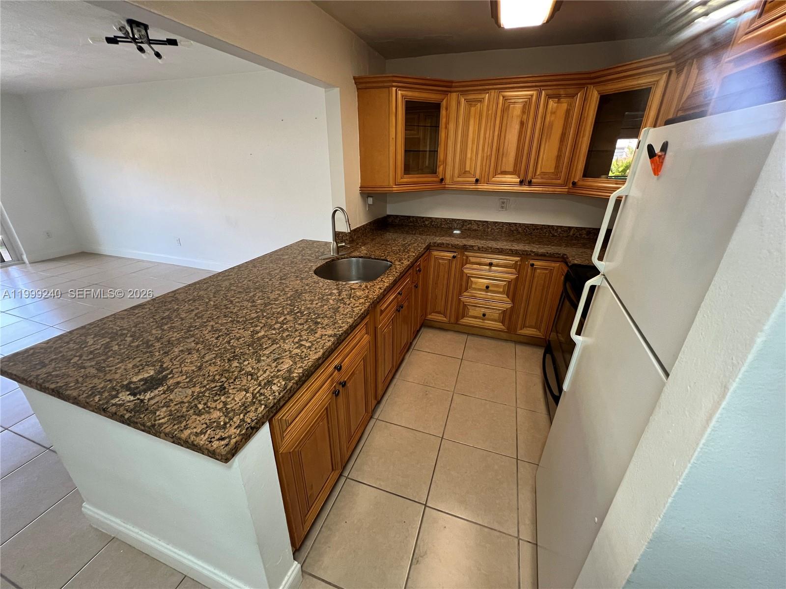 DADELAND CAPRI CONDO - Residential