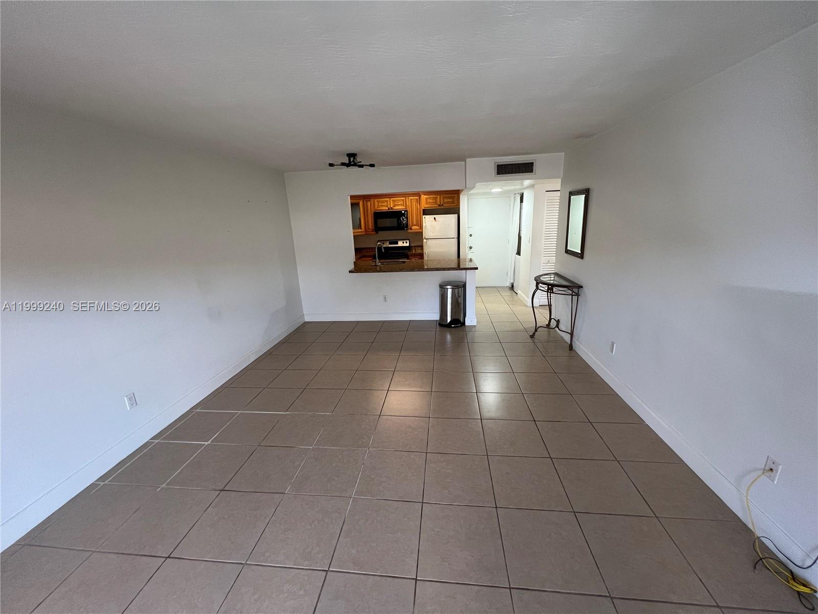 DADELAND CAPRI CONDO - Residential