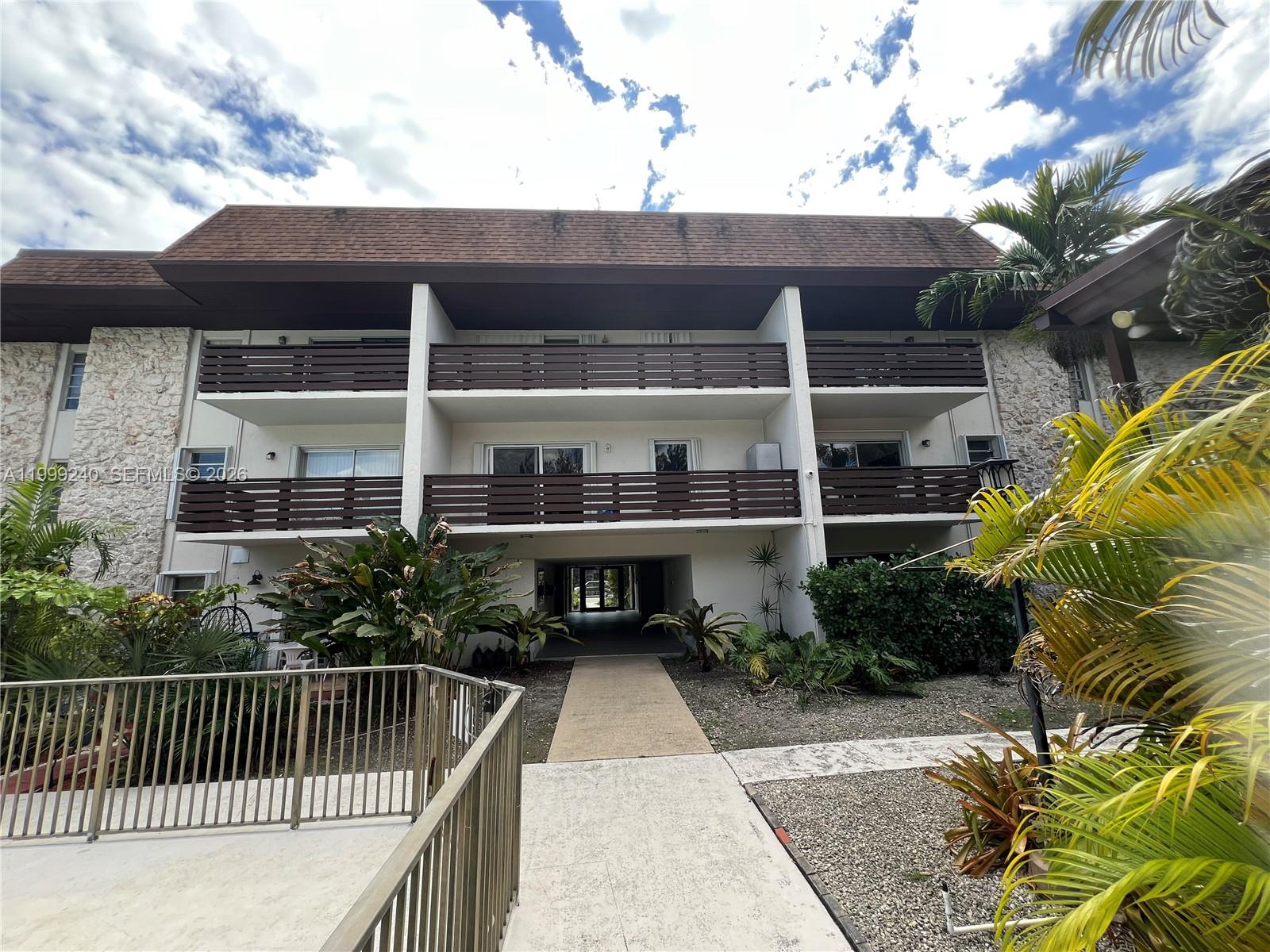 DADELAND CAPRI CONDO - Residential