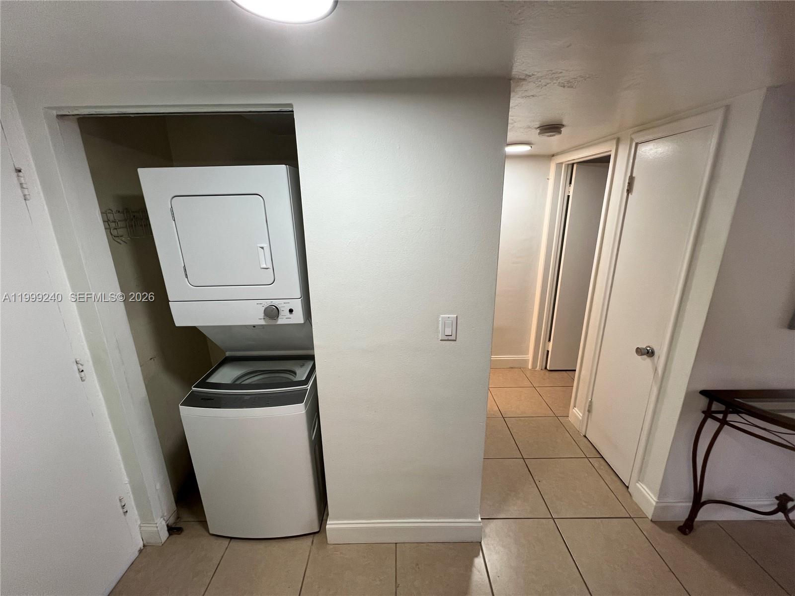 DADELAND CAPRI CONDO - Residential