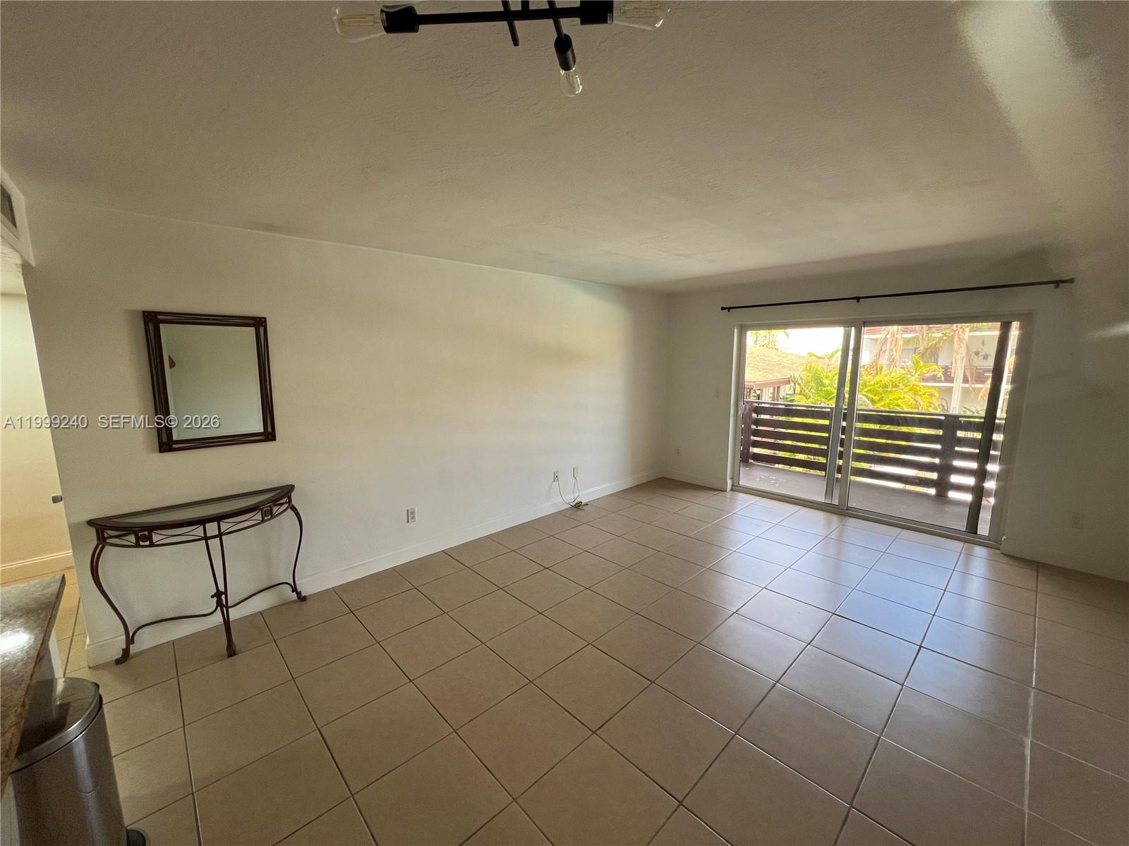 DADELAND CAPRI CONDO - Residential