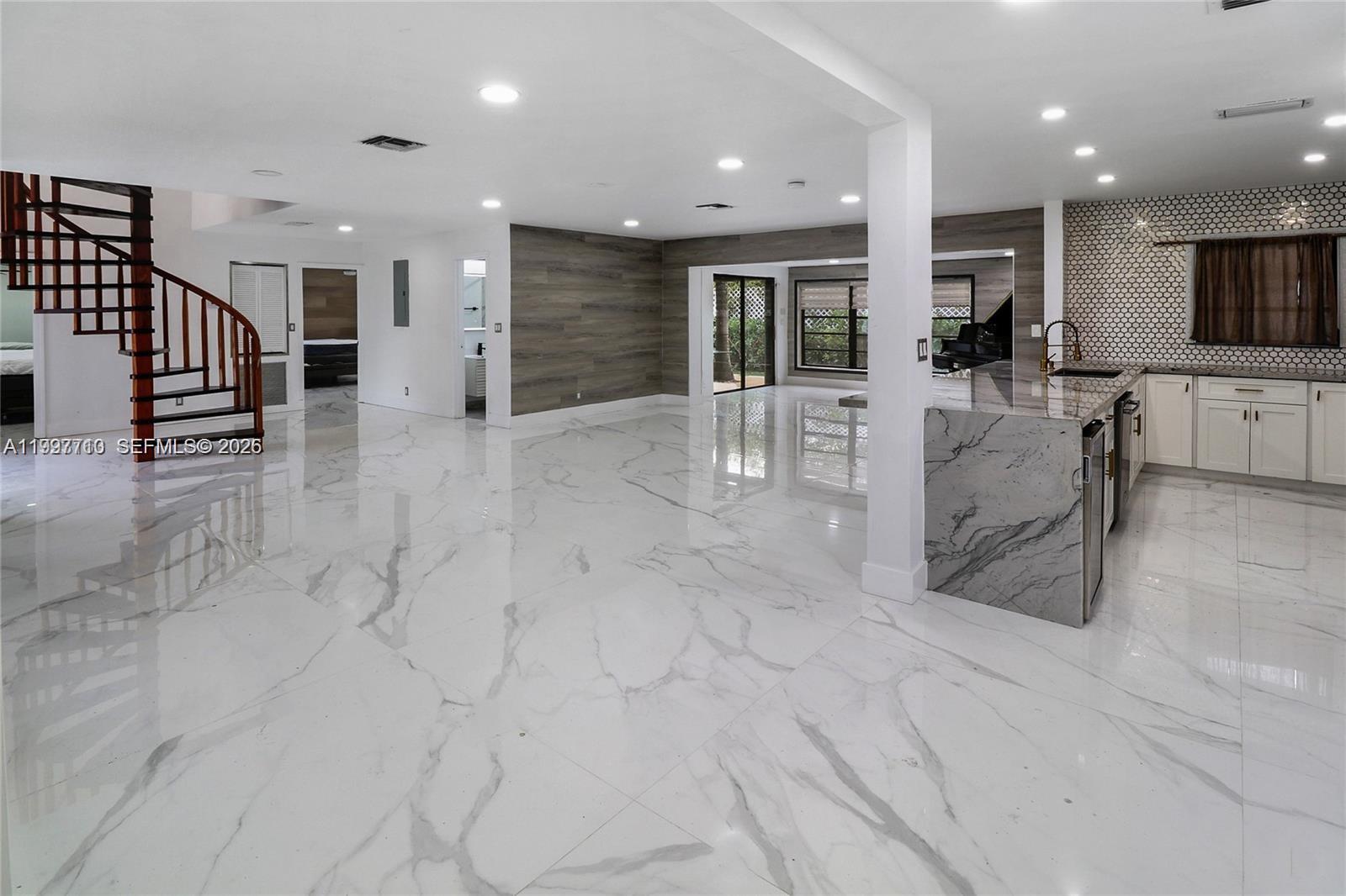 CORAL WOODS - Residential