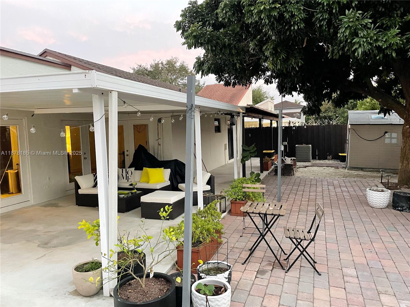 OAK PARK ESTATES SEC 1 - Residential