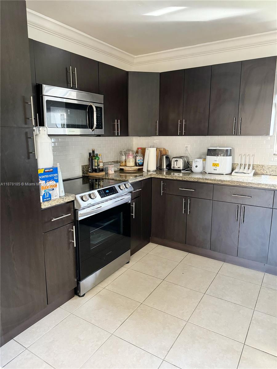 OAK PARK ESTATES SEC 1 - Residential