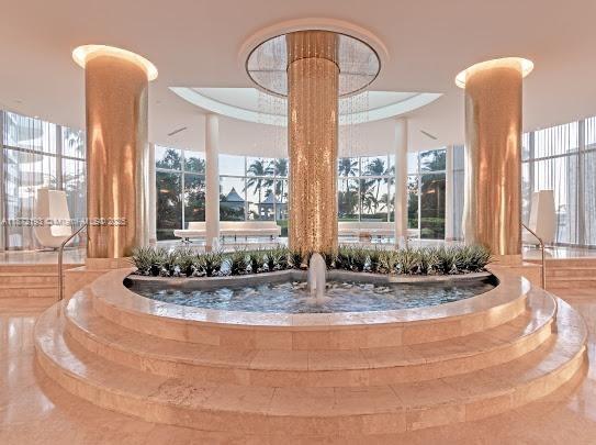 5161 Collins Ave 1208