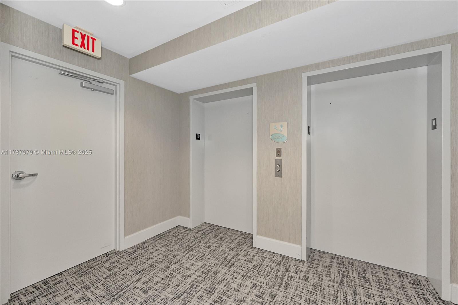 TRUMP ROYALE CONDO - Residential Lease