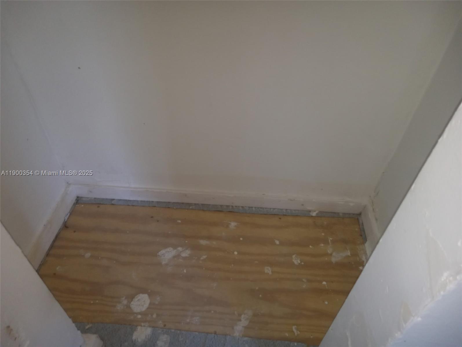 EDGEWOOD PARK - Residential