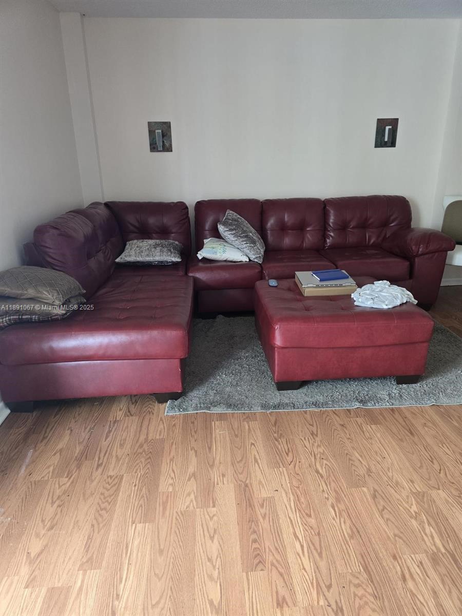 PLAZA TOWERS NORTH CONDO - Residential Lease