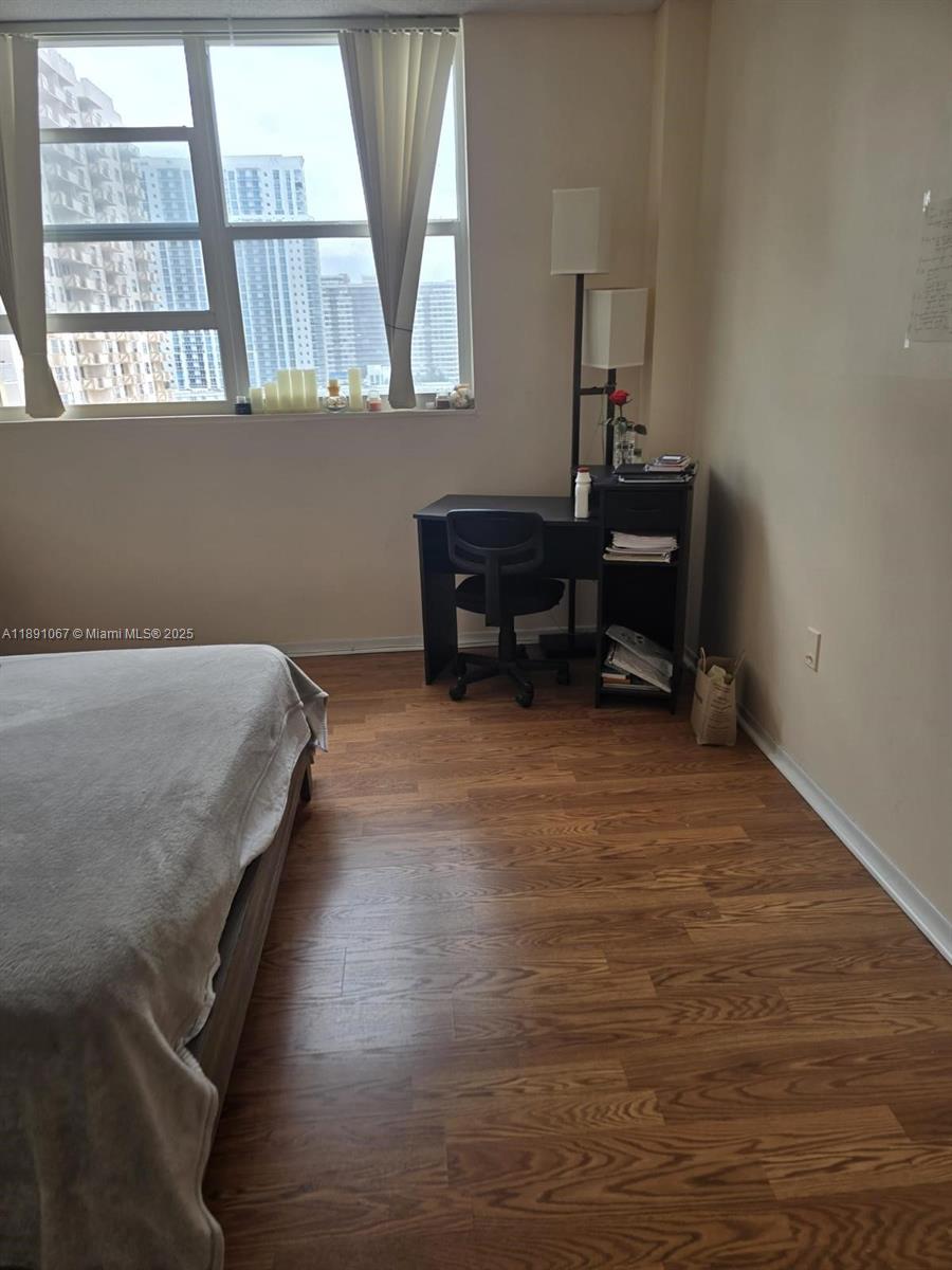 PLAZA TOWERS NORTH CONDO - Residential Lease