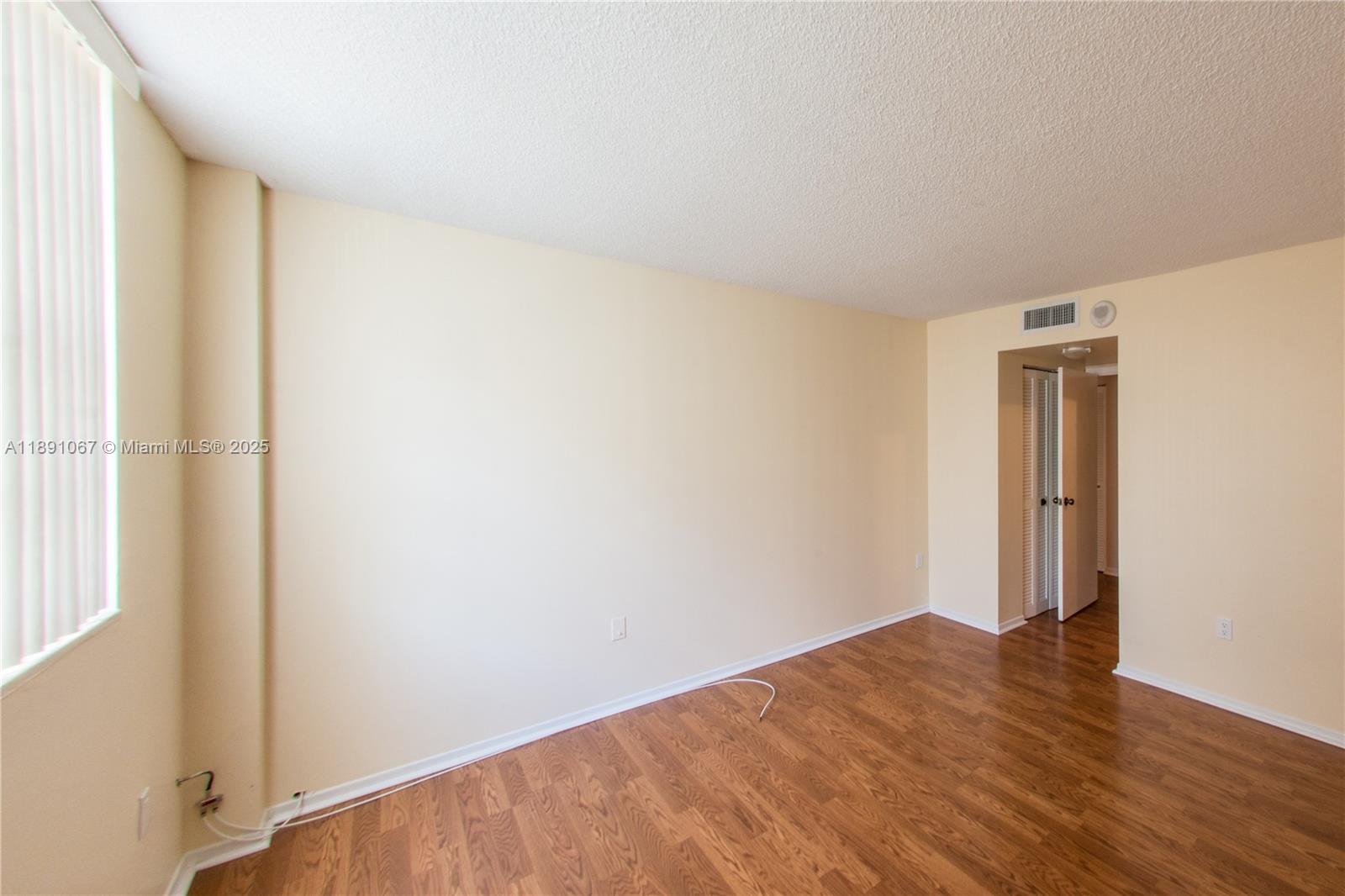 PLAZA TOWERS NORTH CONDO - Residential Lease