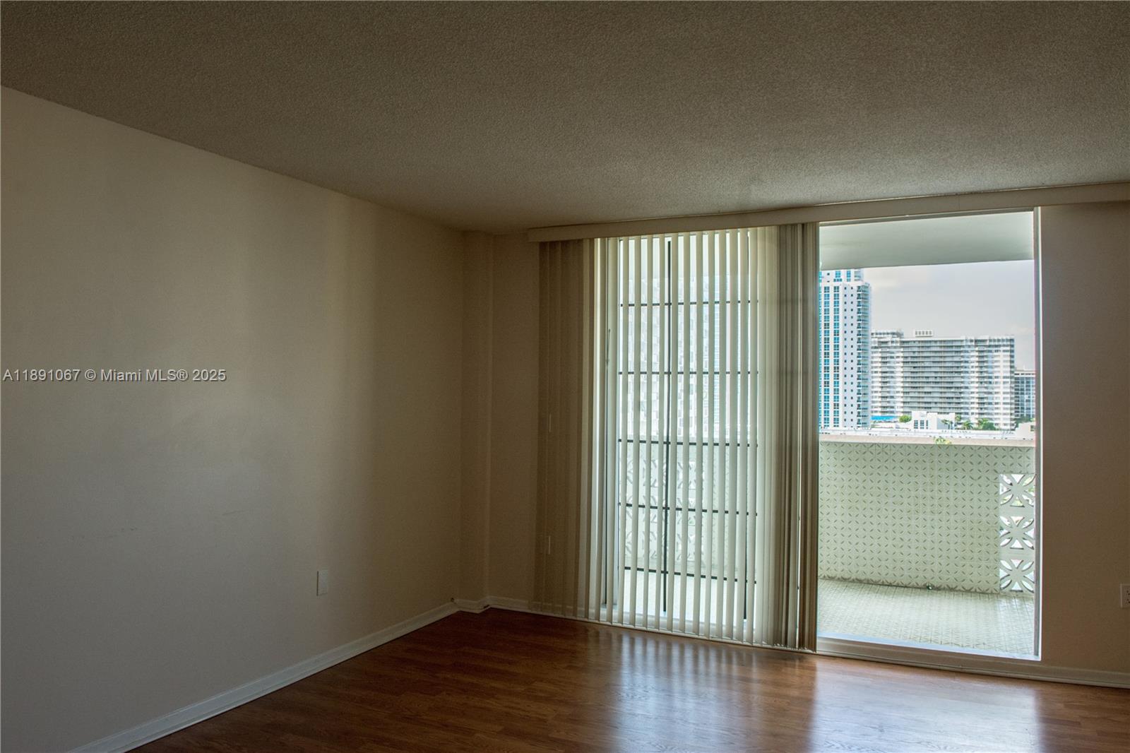 PLAZA TOWERS NORTH CONDO - Residential Lease