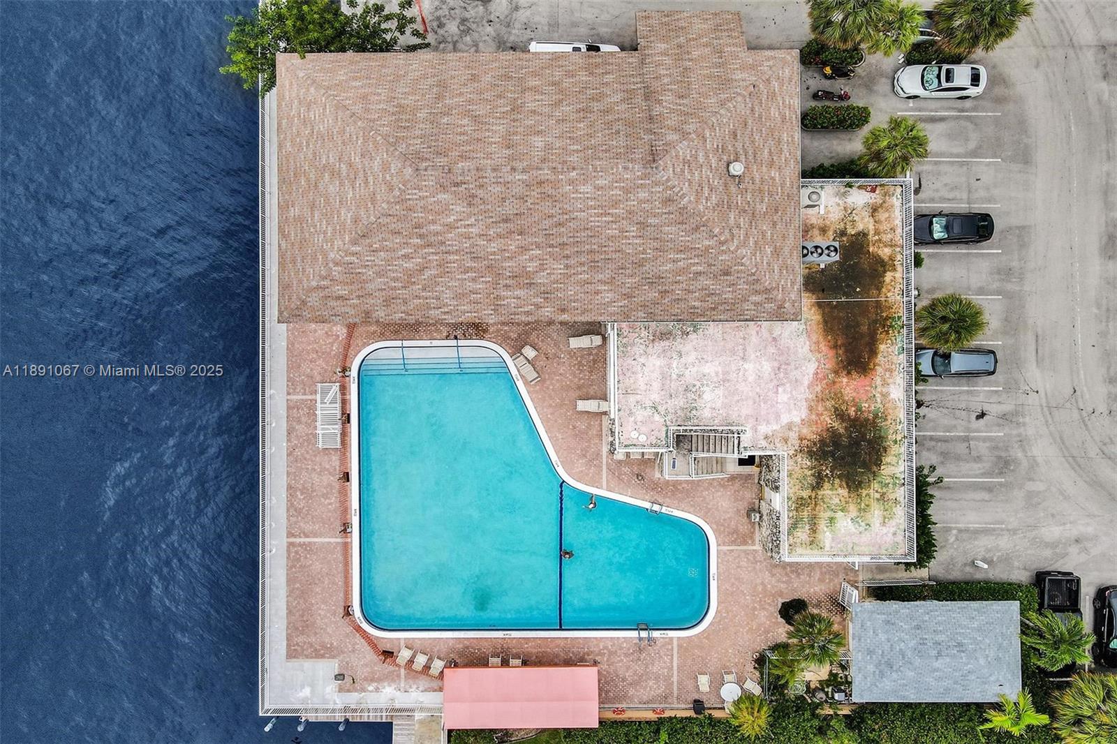 PLAZA TOWERS NORTH CONDO - Residential Lease