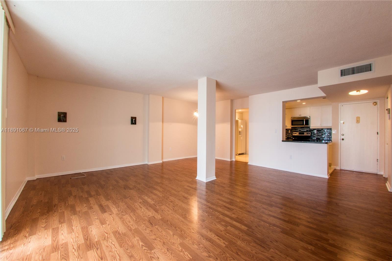 PLAZA TOWERS NORTH CONDO - Residential Lease