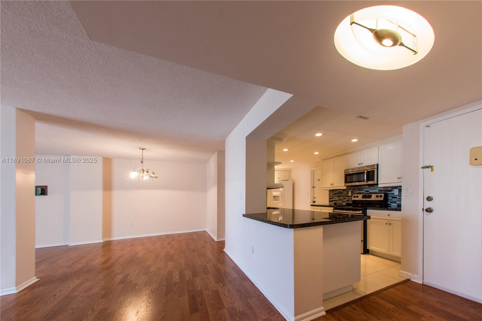 PLAZA TOWERS NORTH CONDO - Residential Lease