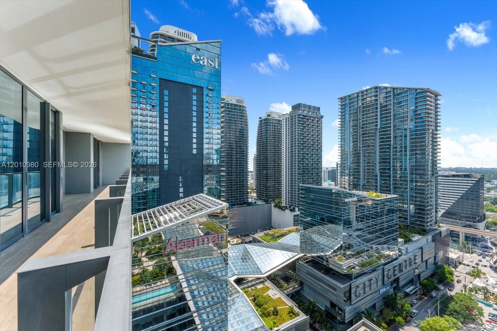 REACH CONDO - Residential