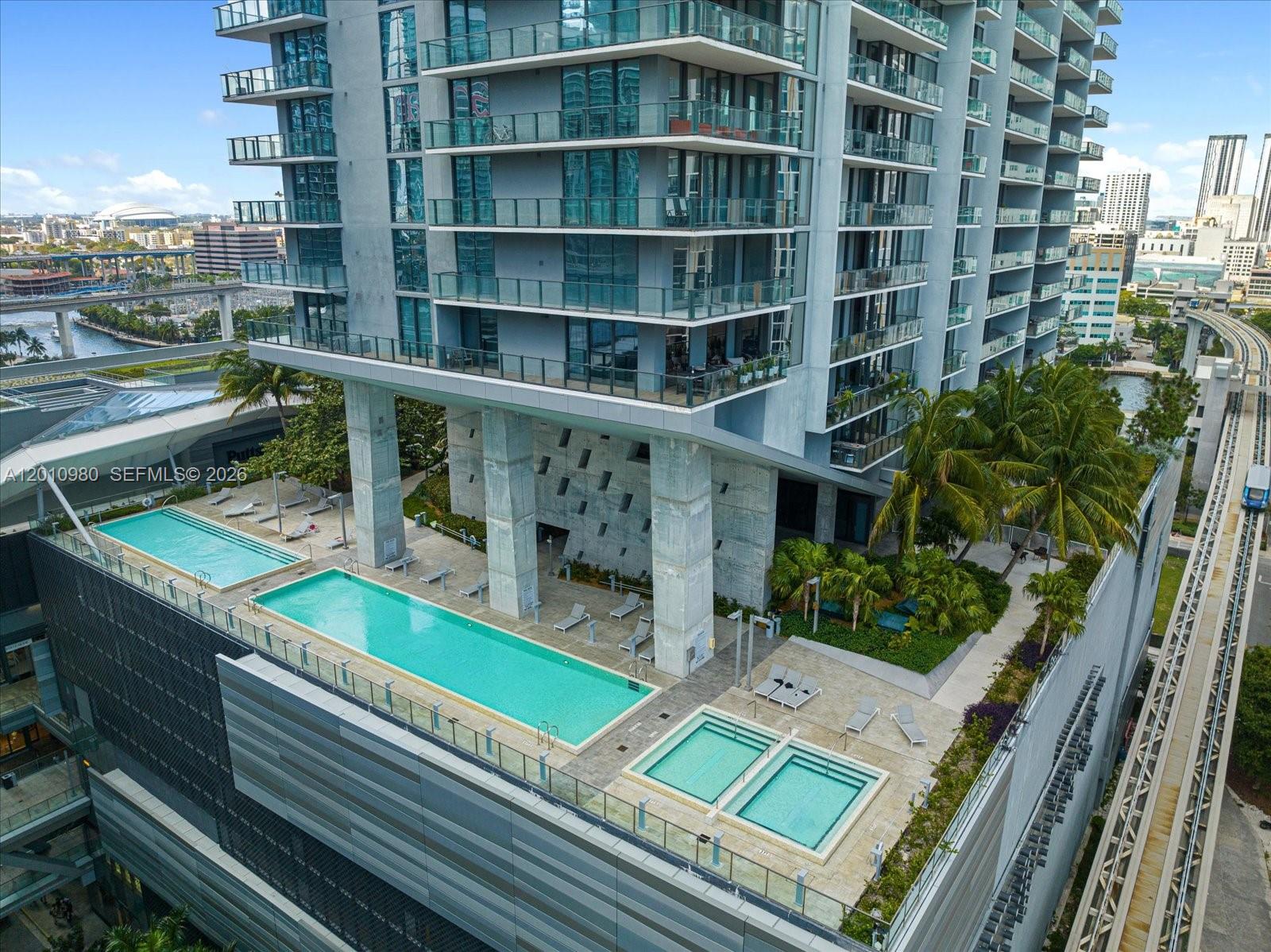REACH CONDO - Residential