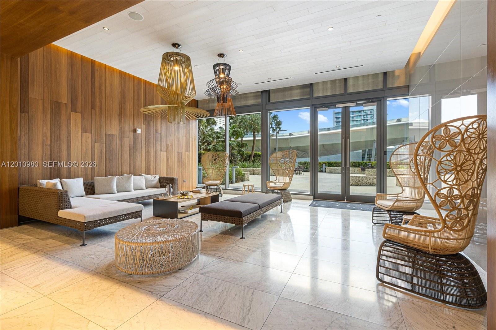 REACH CONDO - Residential