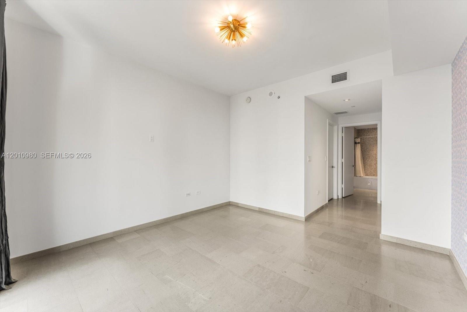 REACH CONDO - Residential