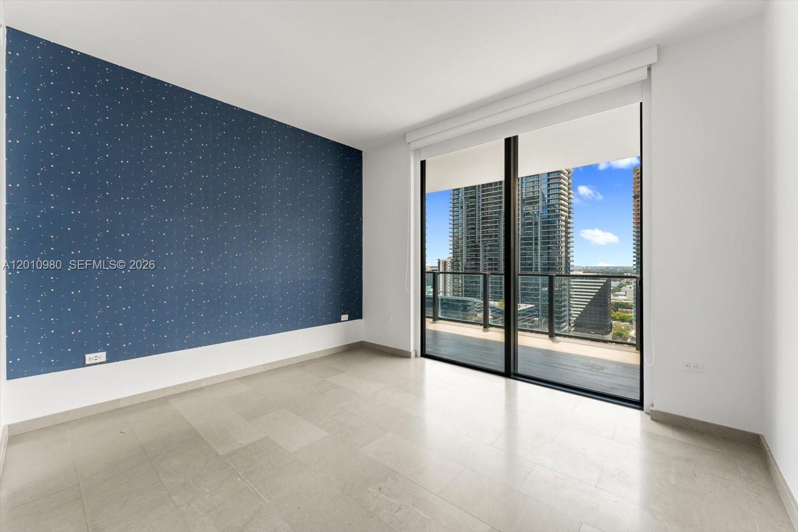 REACH CONDO - Residential