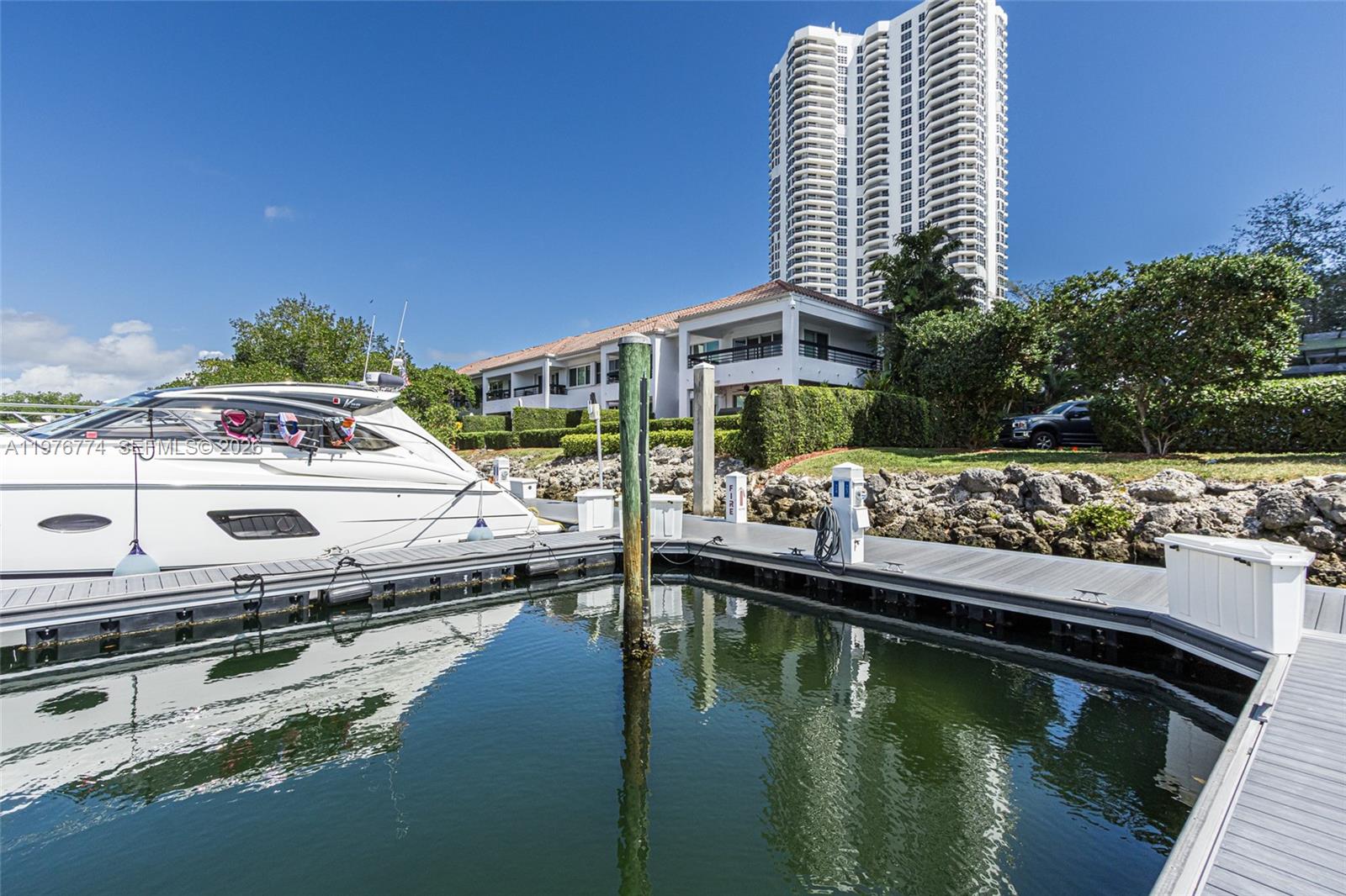 3575 Mystic Pointe Dr