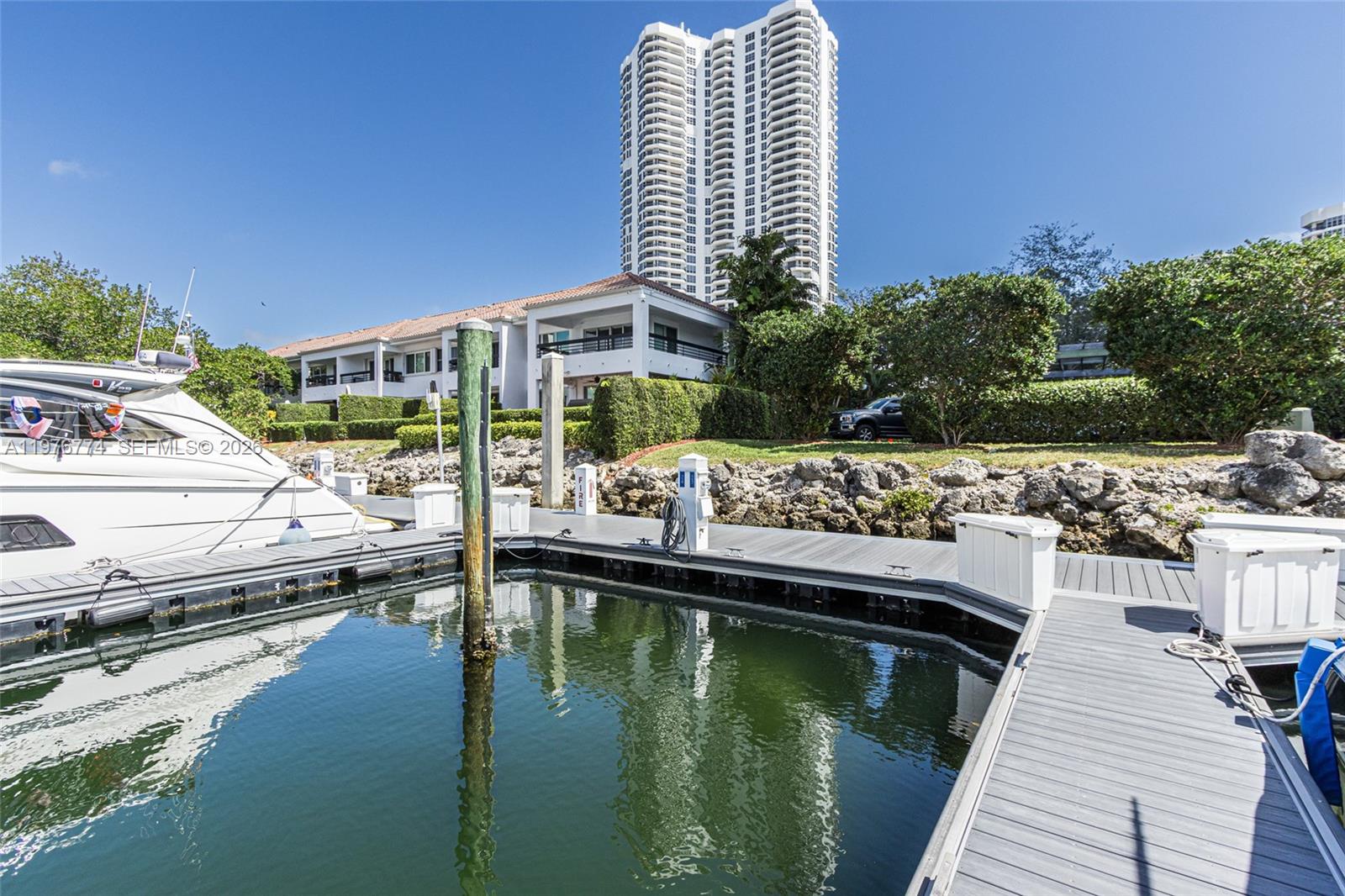 3575 Mystic Pointe Dr