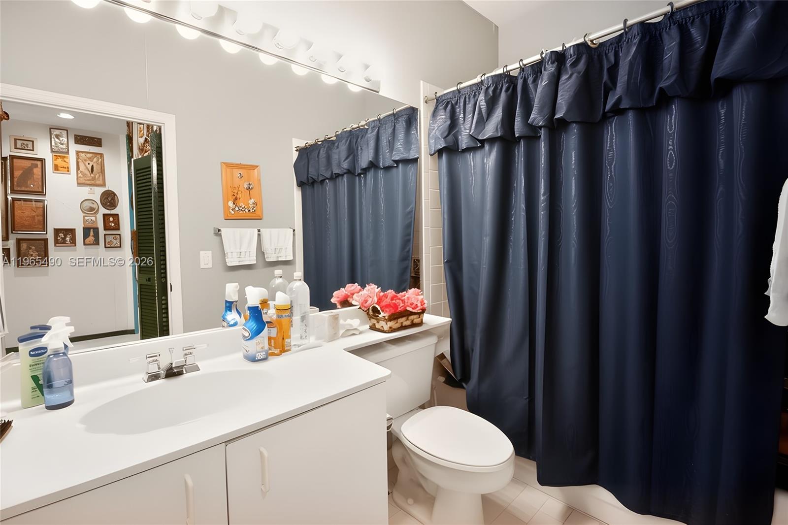 TRENT CONDOMINIUM E - Residential