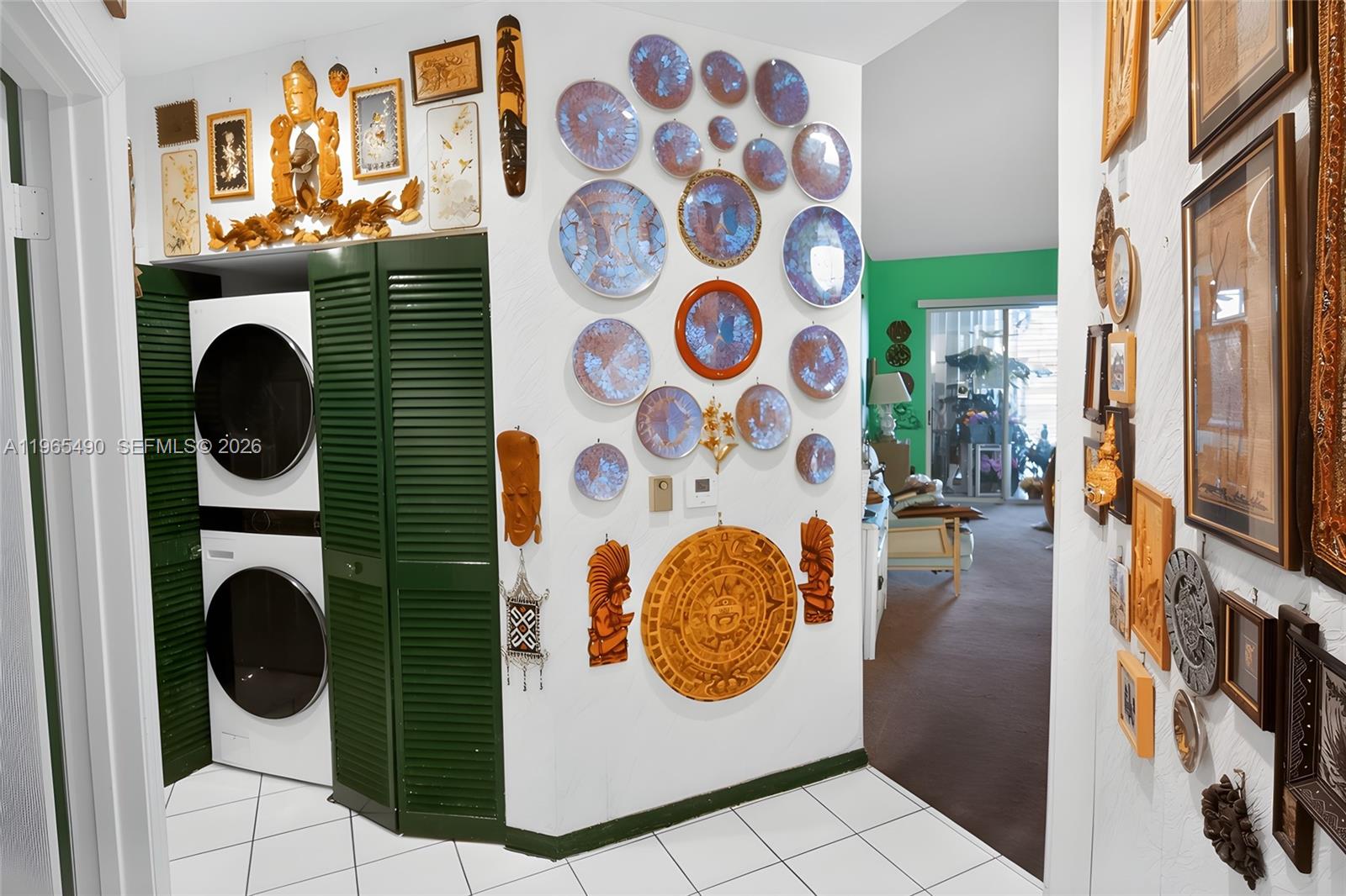 TRENT CONDOMINIUM E - Residential