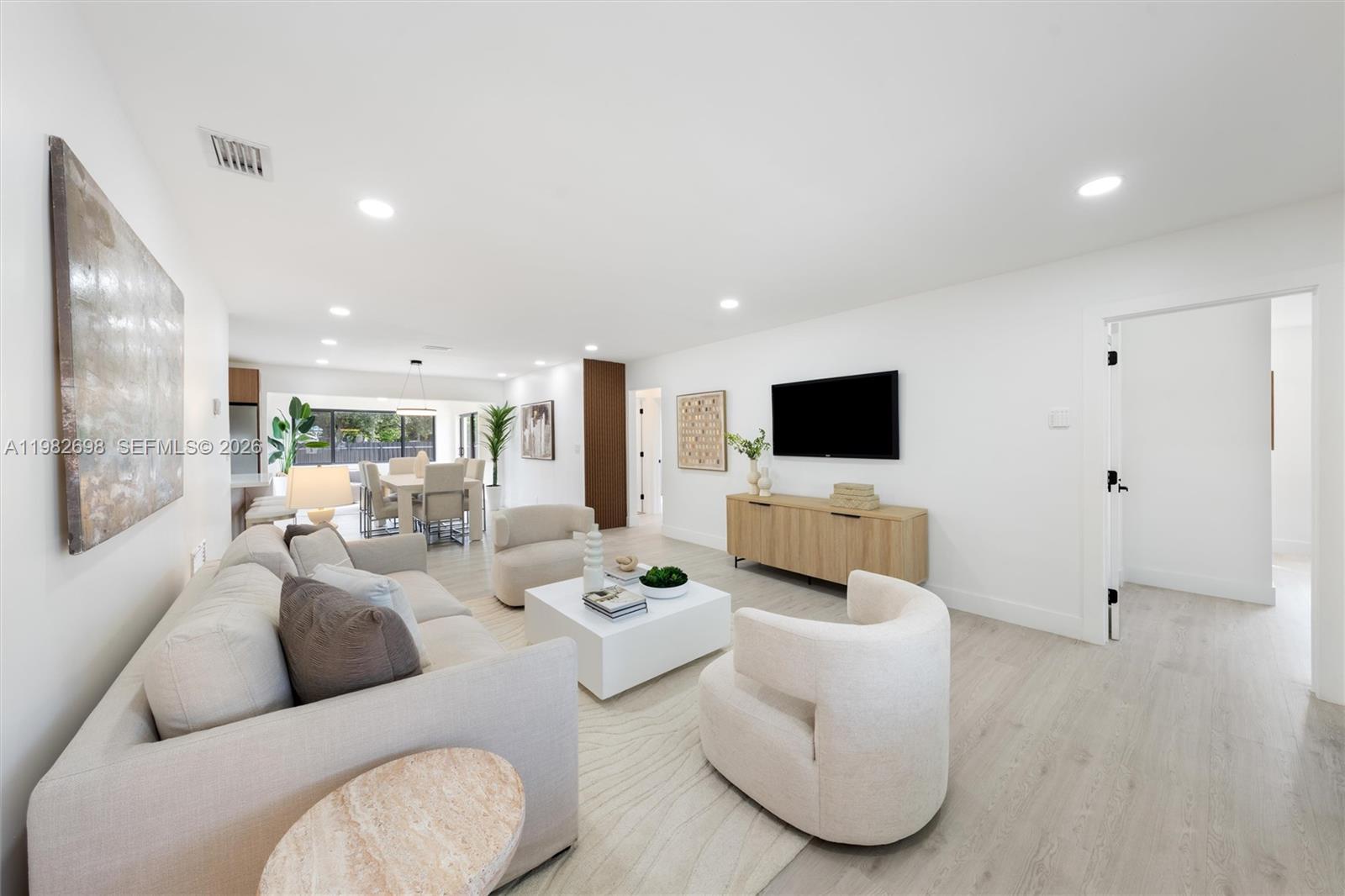 CENTRAL GOLF SEC OF HOLLY - Residential