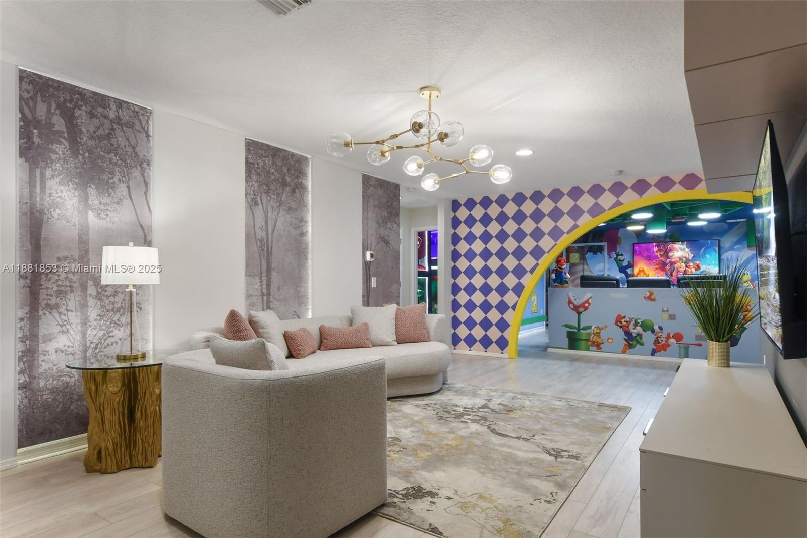 WINDSOR AT WESTSIDE - Residential