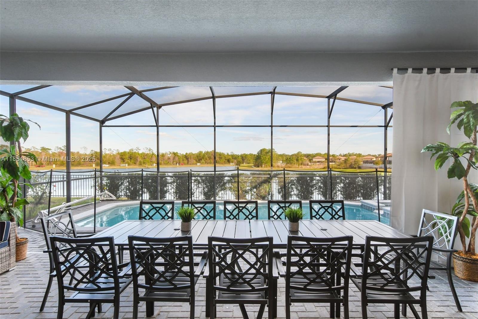 WINDSOR AT WESTSIDE - Residential