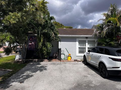 13915 SW 56th Ln Miami FL 33183