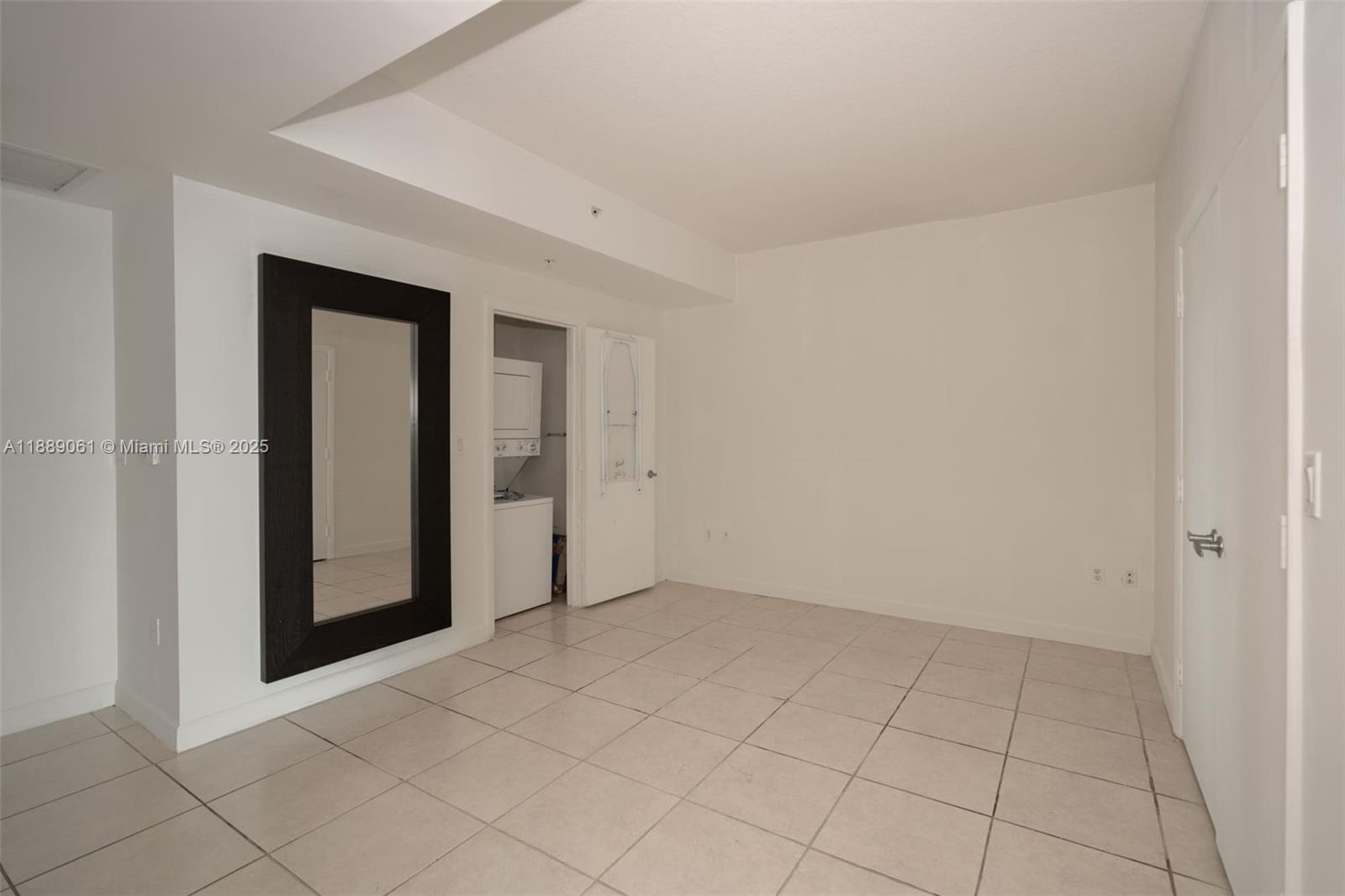 1900 N Bayshore Dr 2201