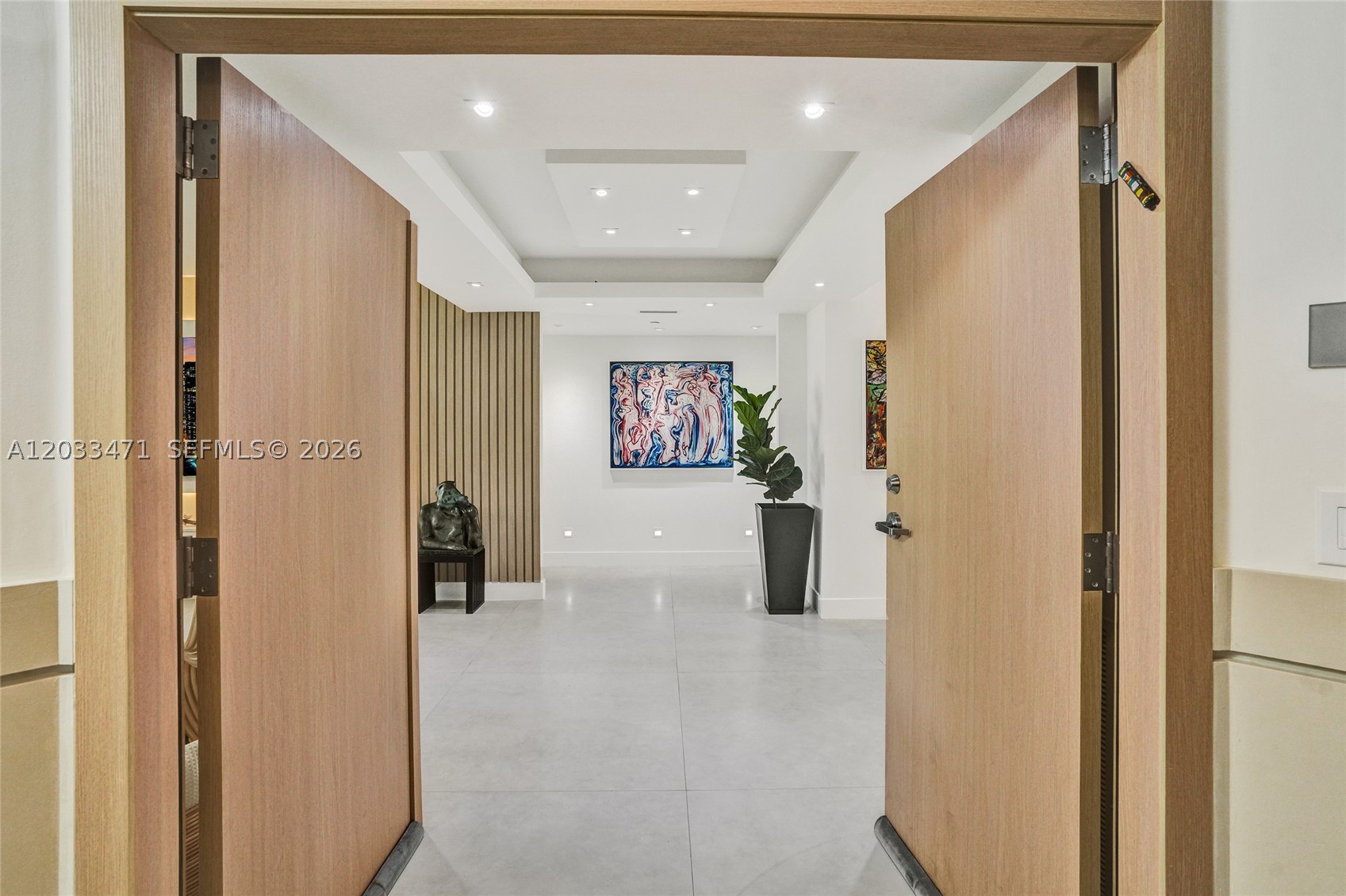 19111 Collins Ave 102