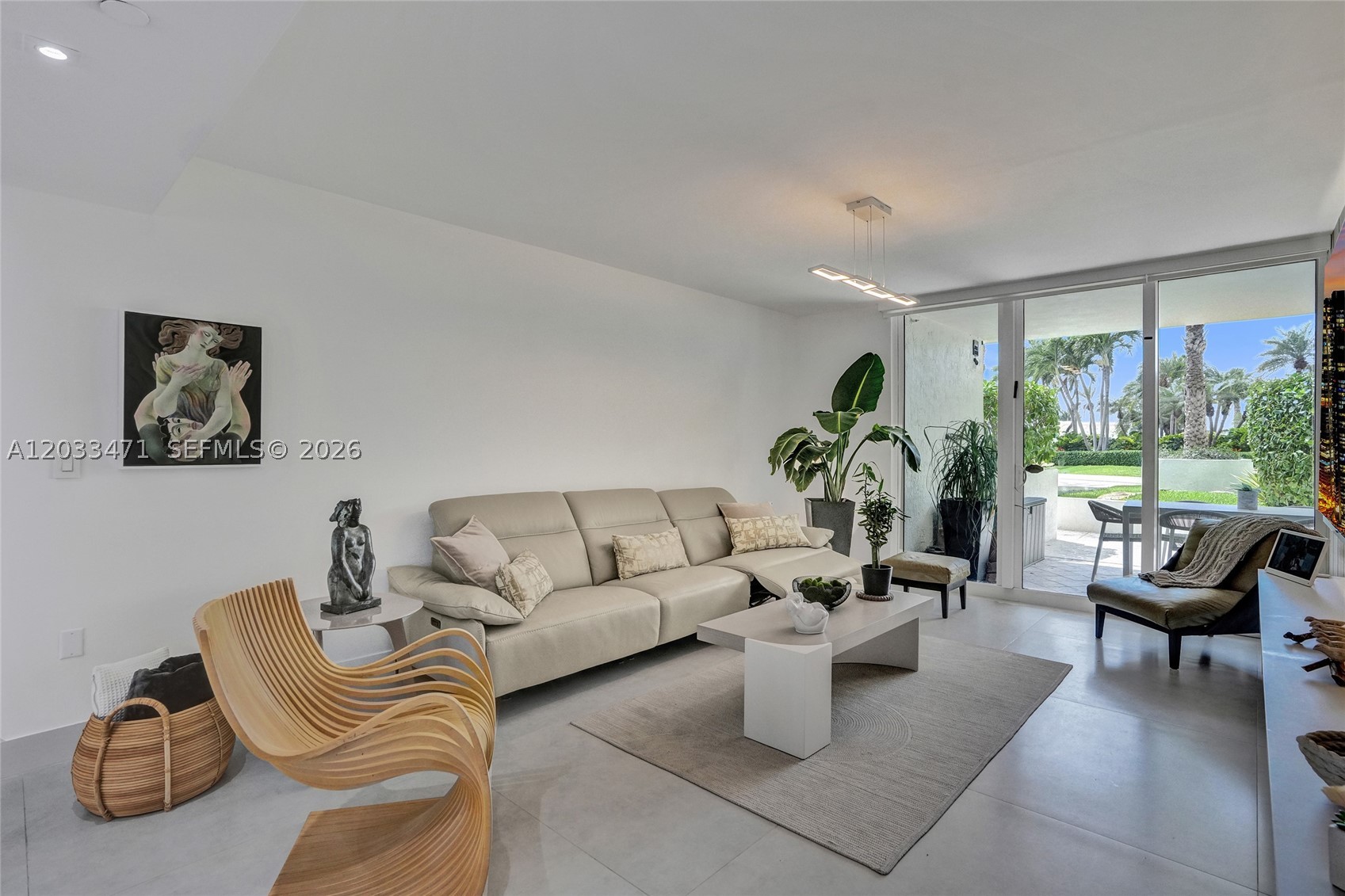 19111 Collins Ave 102