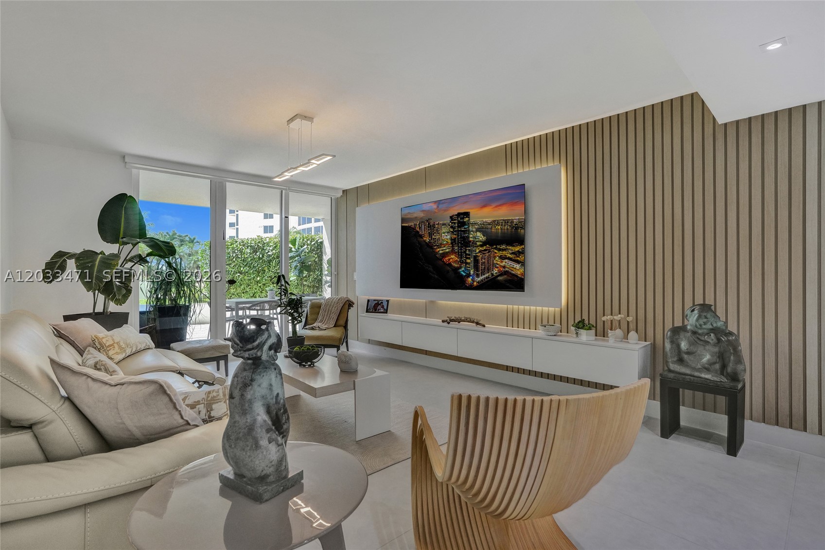19111 Collins Ave 102