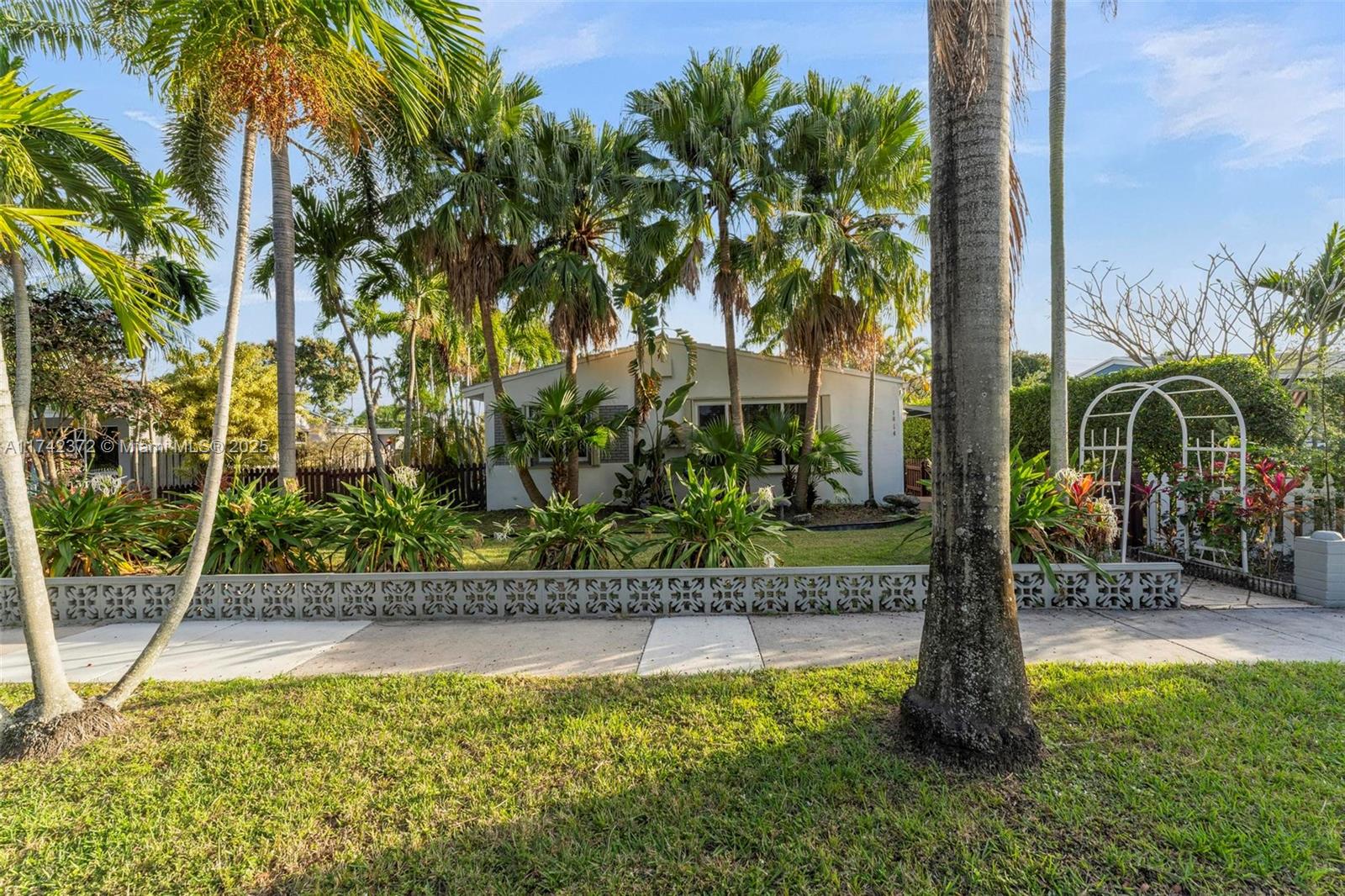 Property for Sale at 1614 Fletcher St, Hollywood, Broward County, Florida - Bedrooms: 3 
Bathrooms: 2  - $575,000