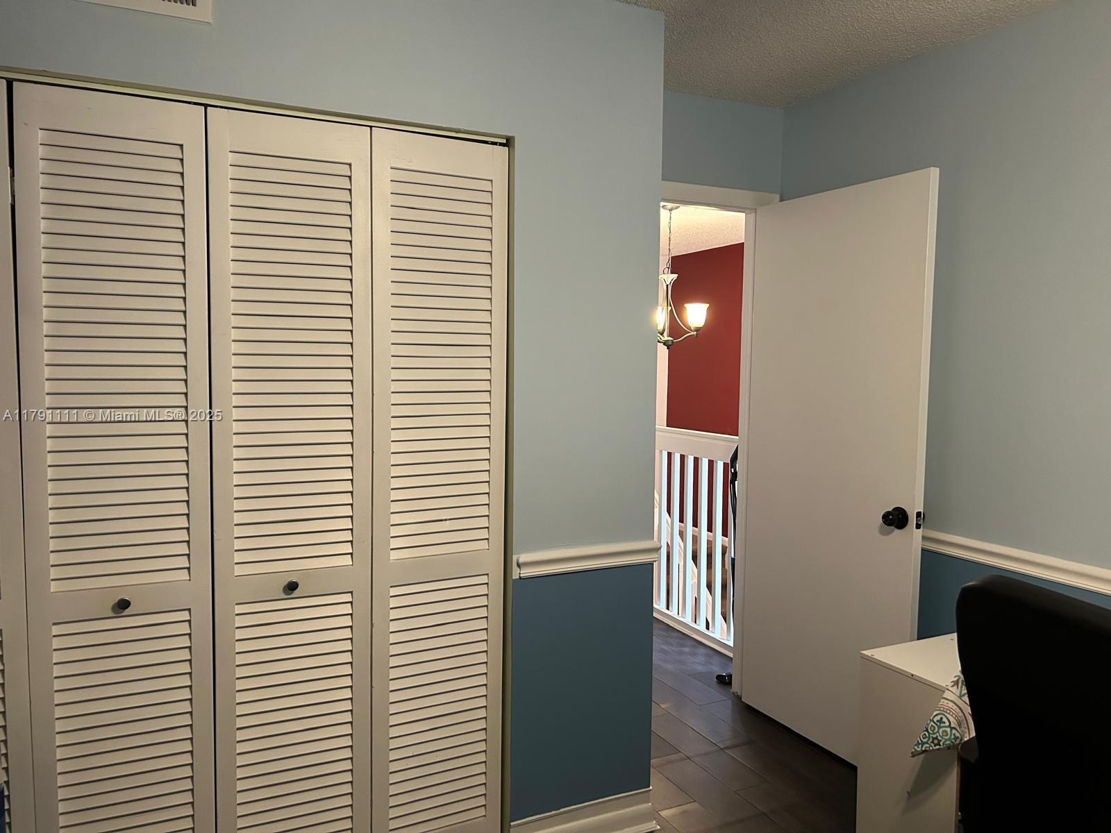 ROYAL TOWNHOMES SAN MARINO - Residential