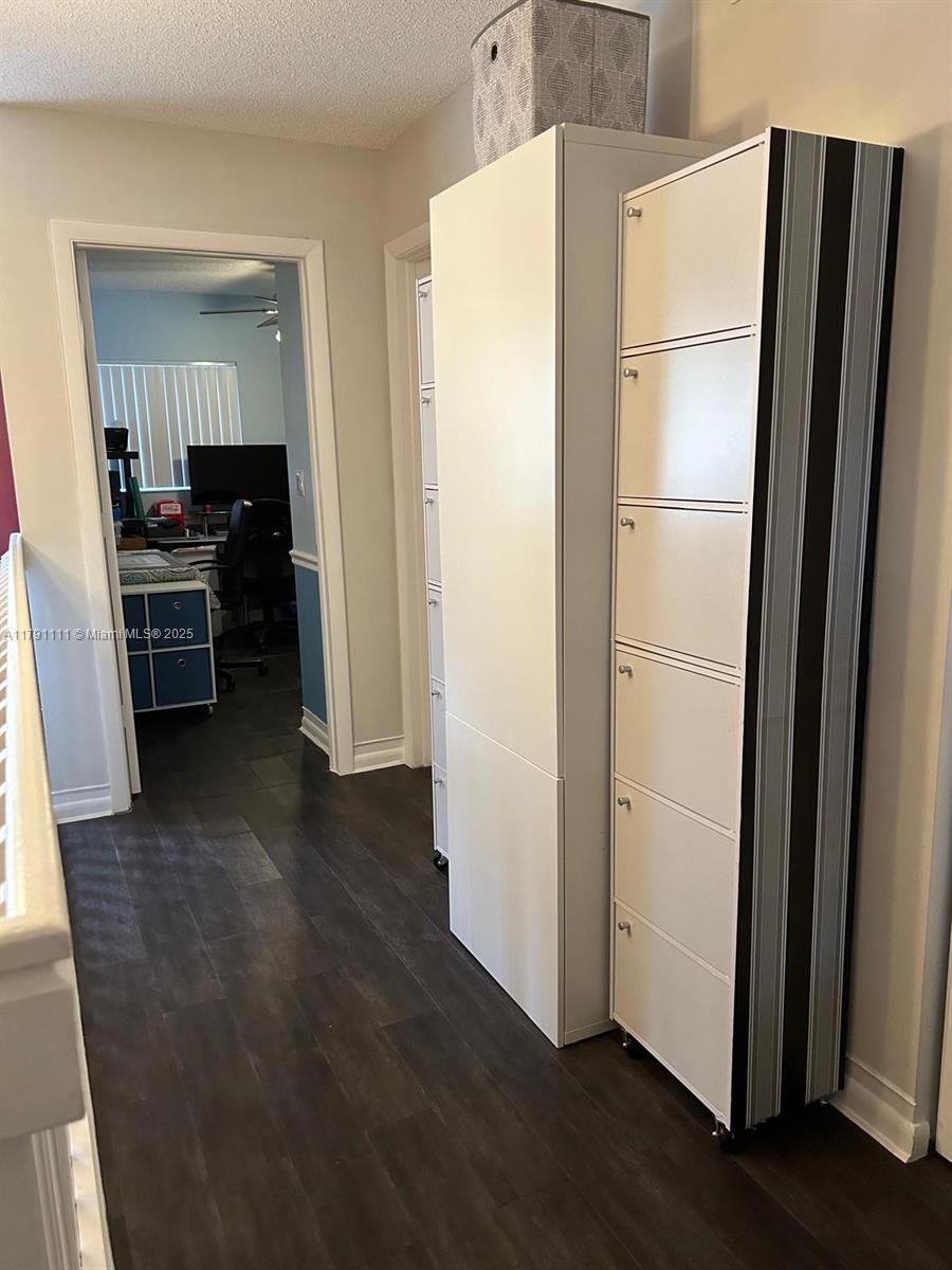 ROYAL TOWNHOMES SAN MARINO - Residential