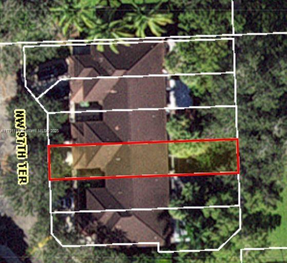 ROYAL TOWNHOMES SAN MARINO - Residential