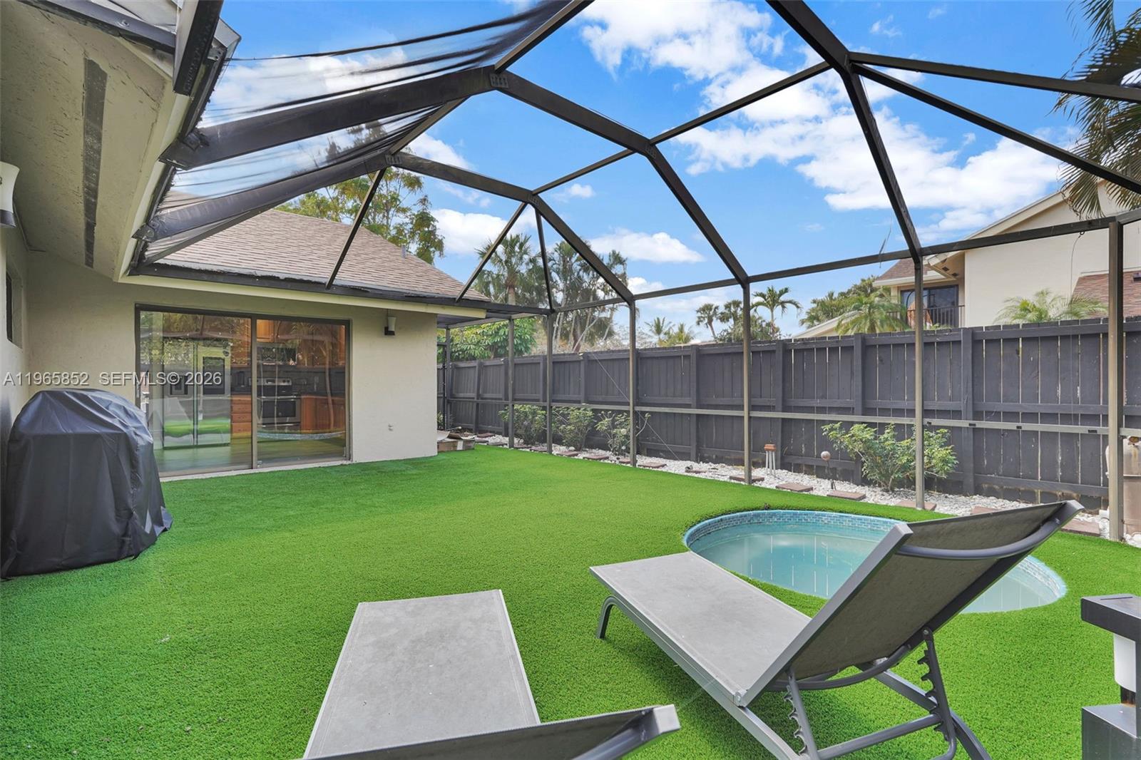 SIERRA DEL MAR - Residential