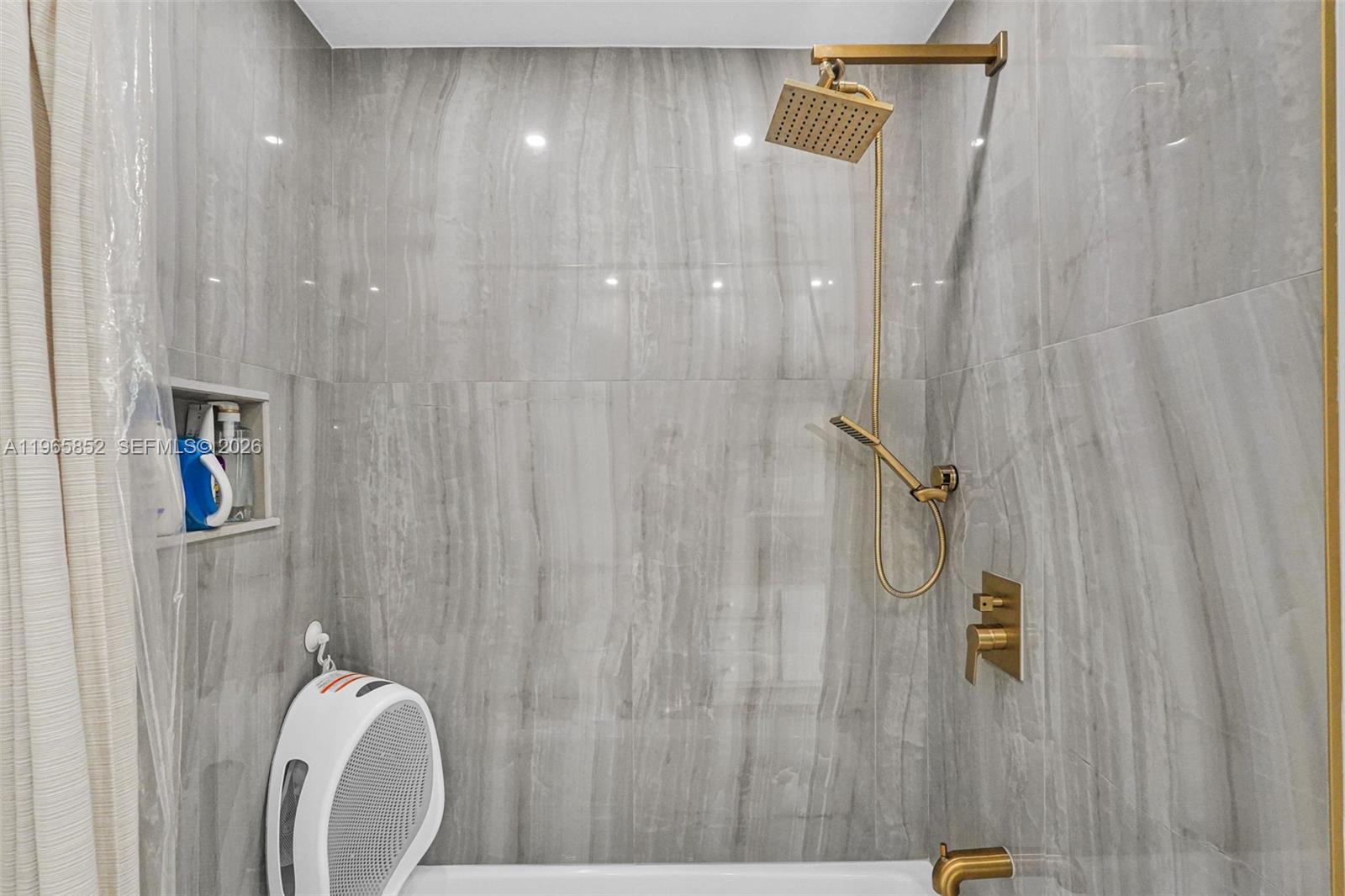 SIERRA DEL MAR - Residential