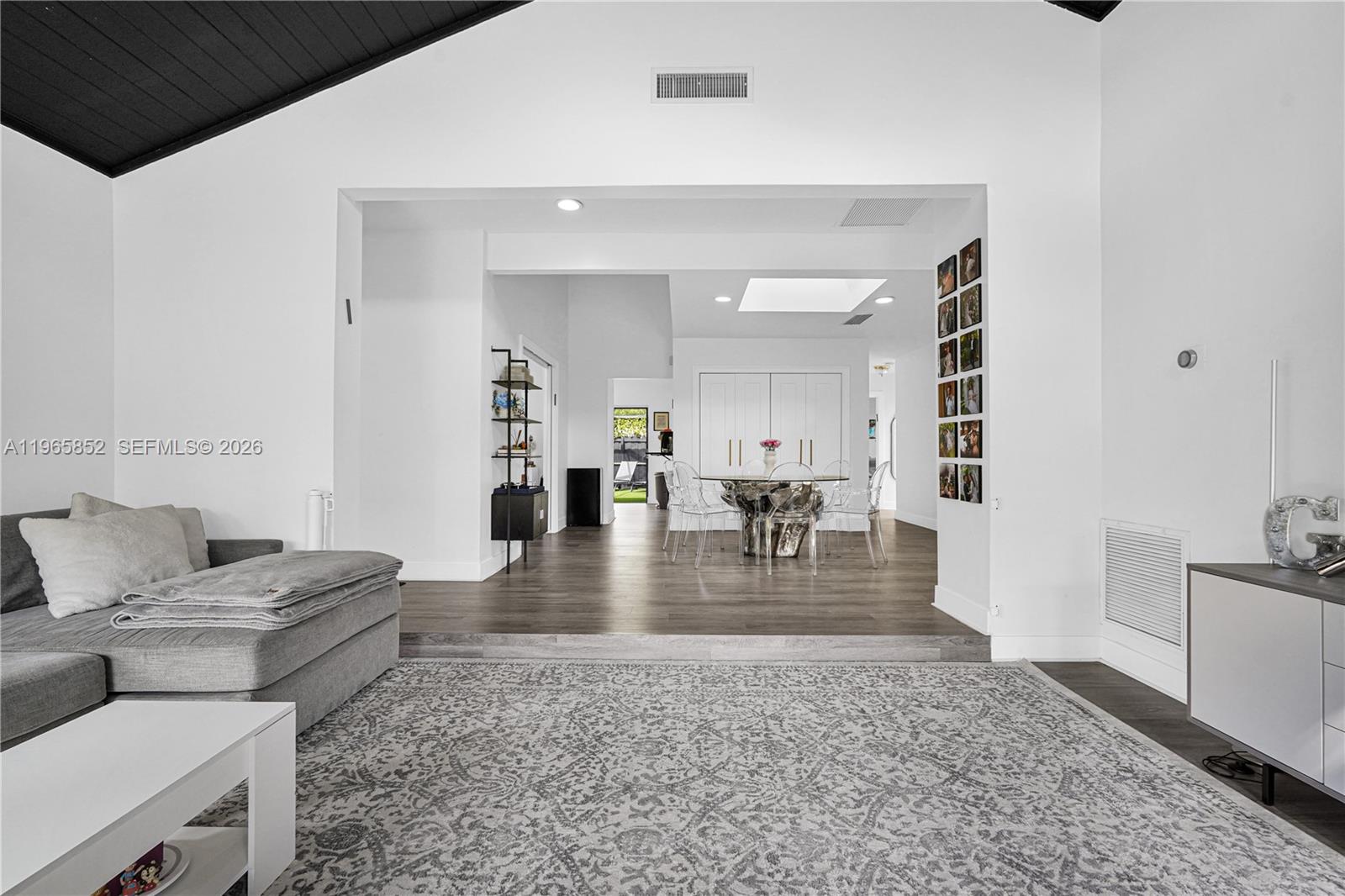 SIERRA DEL MAR - Residential