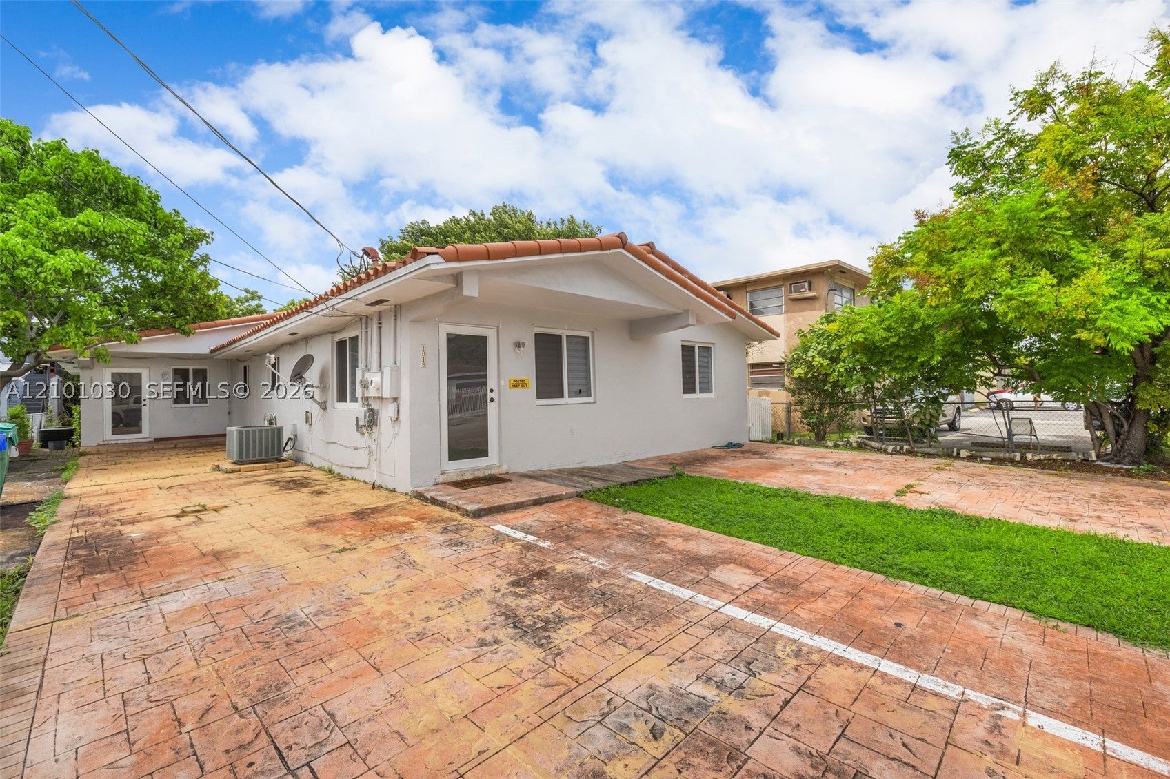 1816 NW 22nd Ct