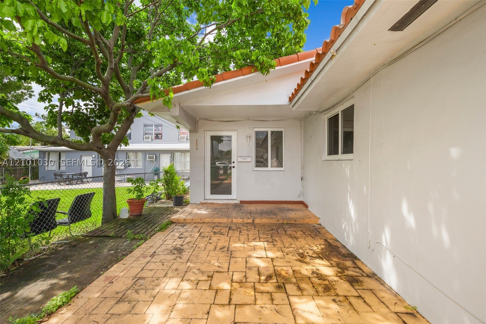 1816 NW 22nd Ct
