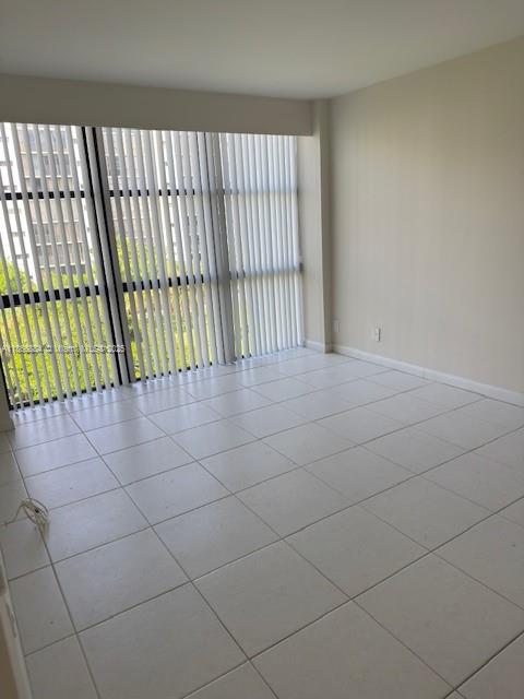 PLAZA OF AMERICAS CONDO P - Residential